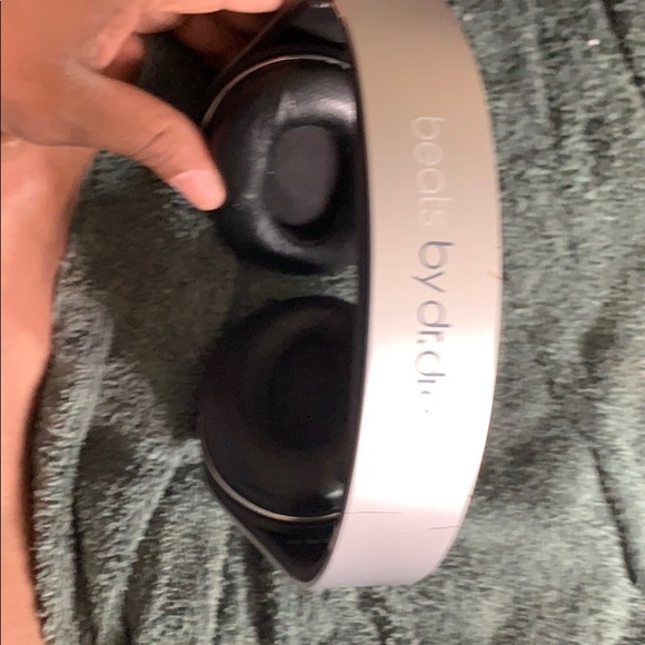 Beats by Dr. Dre “studio 1st edition” - Picture 2 of 3